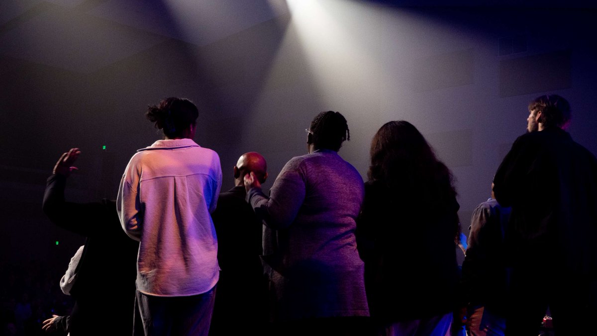 thelambschapel's tweet photo. Thank you to everyone who came and worshipped with us  last night. Your hearts for Jesus made the evening so powerful! We are grateful to be part of what God is doing through LU Praise — all glory to Him! #lupraise https://t.co/TL4Yons5CN