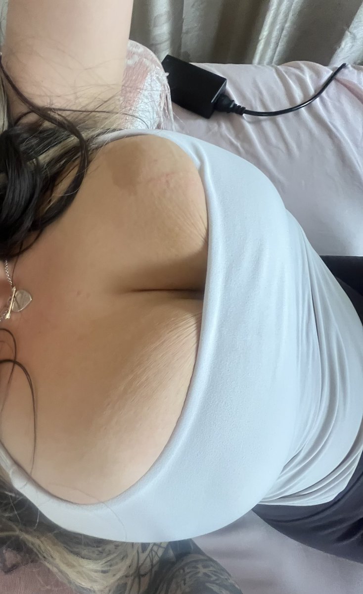 tayyylormariex's tweet photo. Who wants to be a good boy? Buy me gifts from my Throne Wishlist #throne #wishlist https://t.co/w4PKtg6Bpb 💖 https://t.co/xBmKMyI9zx