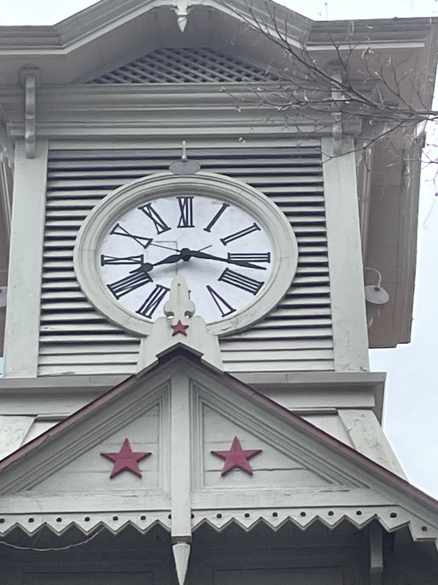 時計台の時計文字盤の大きさは、館内2階に展示しいる姉妹時計と一緒に