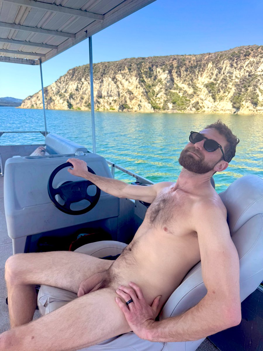 CoupleInCA's tweet photo. Fun in the sun 🌞💦 cum inside, the waters nice 😛 https://t.co/MxhMb3k4bX
