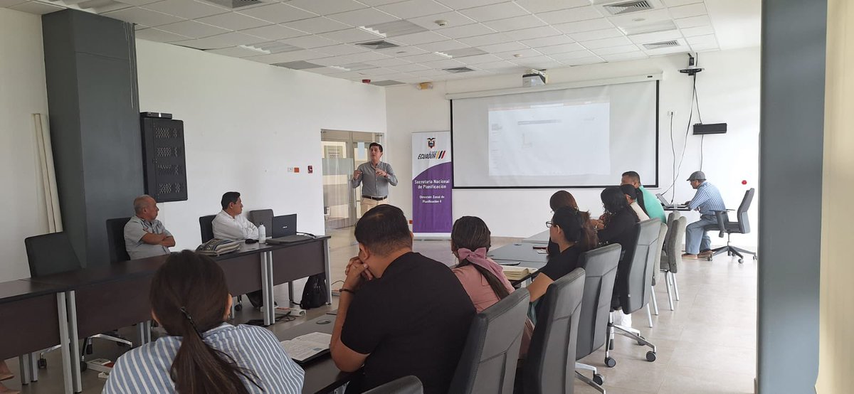 PlanificacionEc's tweet photo. 📍#MANABI | La Dirección Zonal 4 de @PlanificacionEc llevó a cabo un taller práctico sobre el Sistema de Información para los Gobiernos Autónomos Descentralizados (#SIGAD), con la participación de técnicos de 38 GAD parroquiales, cantonales y provinciales.

Este espacio permitió fortalecer las capacidades locales en planificación, seguimiento y reporte de metas, aportando a una gestión pública más eficiente, transparente y orientada a resultados.

¡Seguimos construyendo juntos el #NuevoEcuador!
