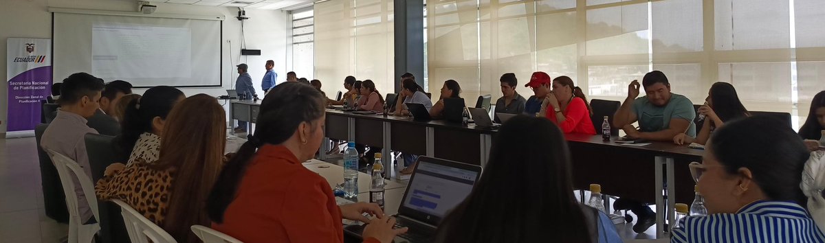 PlanificacionEc's tweet photo. 📍#MANABI | La Dirección Zonal 4 de @PlanificacionEc llevó a cabo un taller práctico sobre el Sistema de Información para los Gobiernos Autónomos Descentralizados (#SIGAD), con la participación de técnicos de 38 GAD parroquiales, cantonales y provinciales.

Este espacio permitió fortalecer las capacidades locales en planificación, seguimiento y reporte de metas, aportando a una gestión pública más eficiente, transparente y orientada a resultados.

¡Seguimos construyendo juntos el #NuevoEcuador!