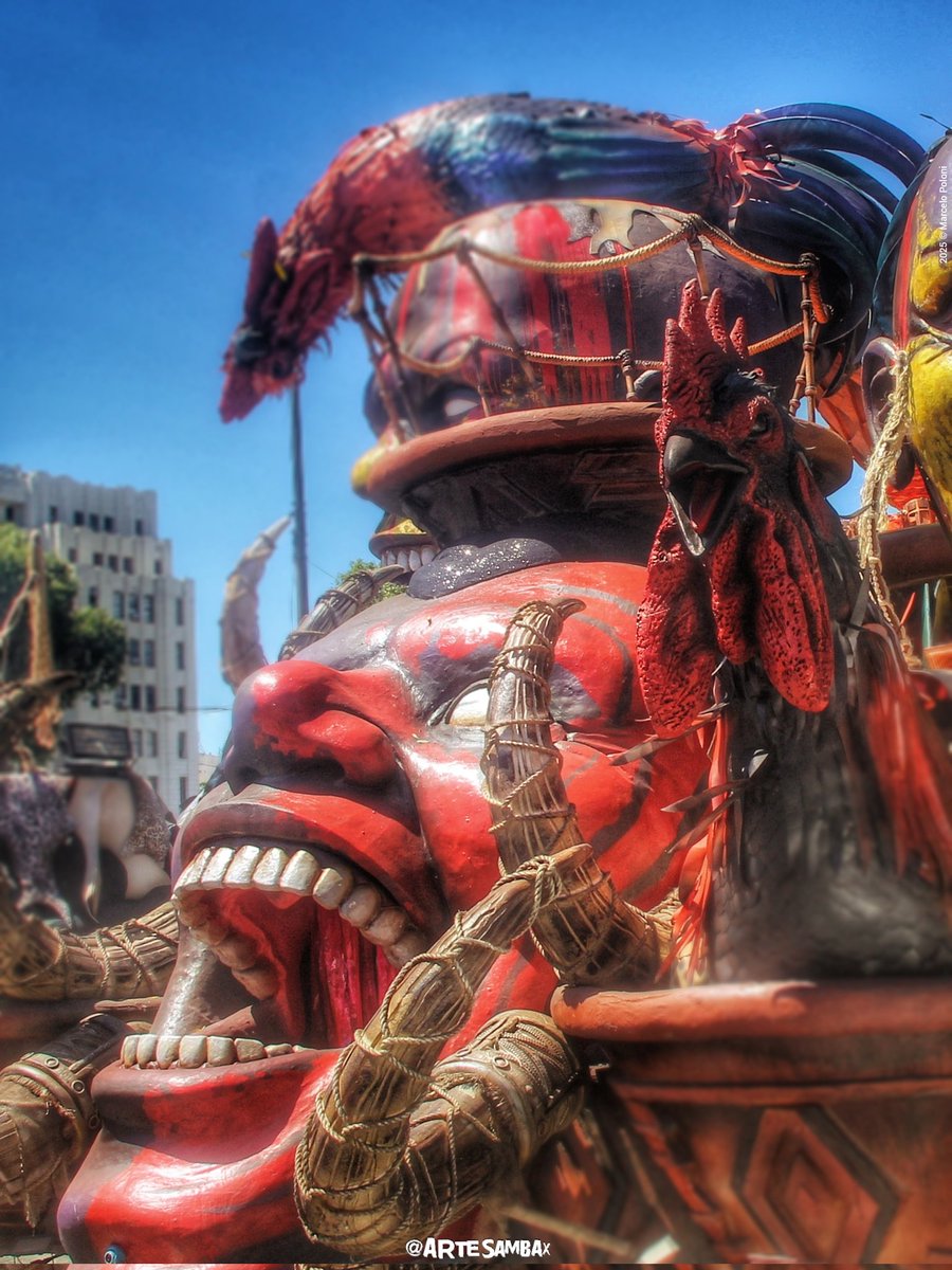 ArteSambaX's tweet photo. "Ele rompe o silêncio com a sua gargalhada"

#imperatrizleopoldinense #arte #samba #carnaval #carnaval2025 #riodejaneiro #sambodromo #exu https://t.co/4nBDyfAkUX
