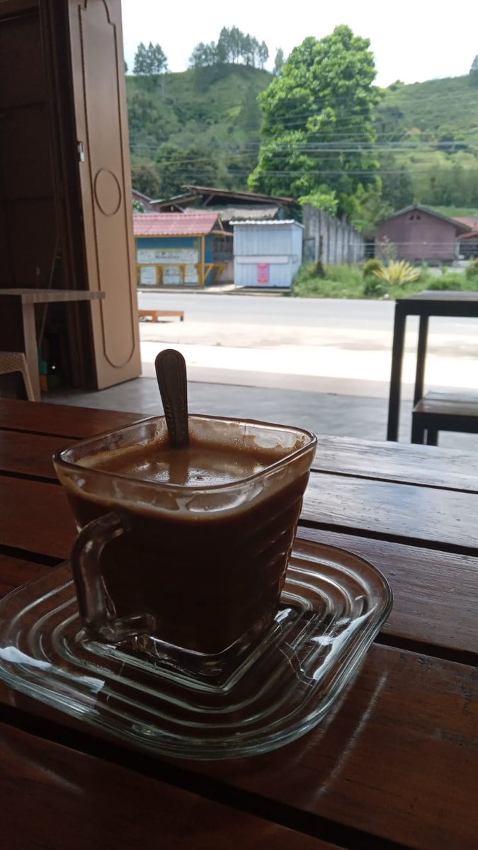 Kopi itu Pahit, kebijakan Mendes hari ini seperti Kopi Tanpa Gula Rasa Pahit, yg menggantung TPP X Caleg dalam pusaran Politik Cawe2 yg dilakukannya utk pemenangan Istrinya Ratu.
#PendampingDesaMenuntutKeadilan 
<a href="/prabowo/">Prabowo Subianto</a> 
<a href="/gibran_tweet/">Gibran Rakabuming</a> 
<a href="/cakimiNOW/">A Muhaimin Iskandar</a> 
<a href="/YandriSusanto27/">Yandri Susanto</a> 
<a href="/KPK_RI/">KPK</a> 
<a href="/bpk/">Bruce Kenny</a>