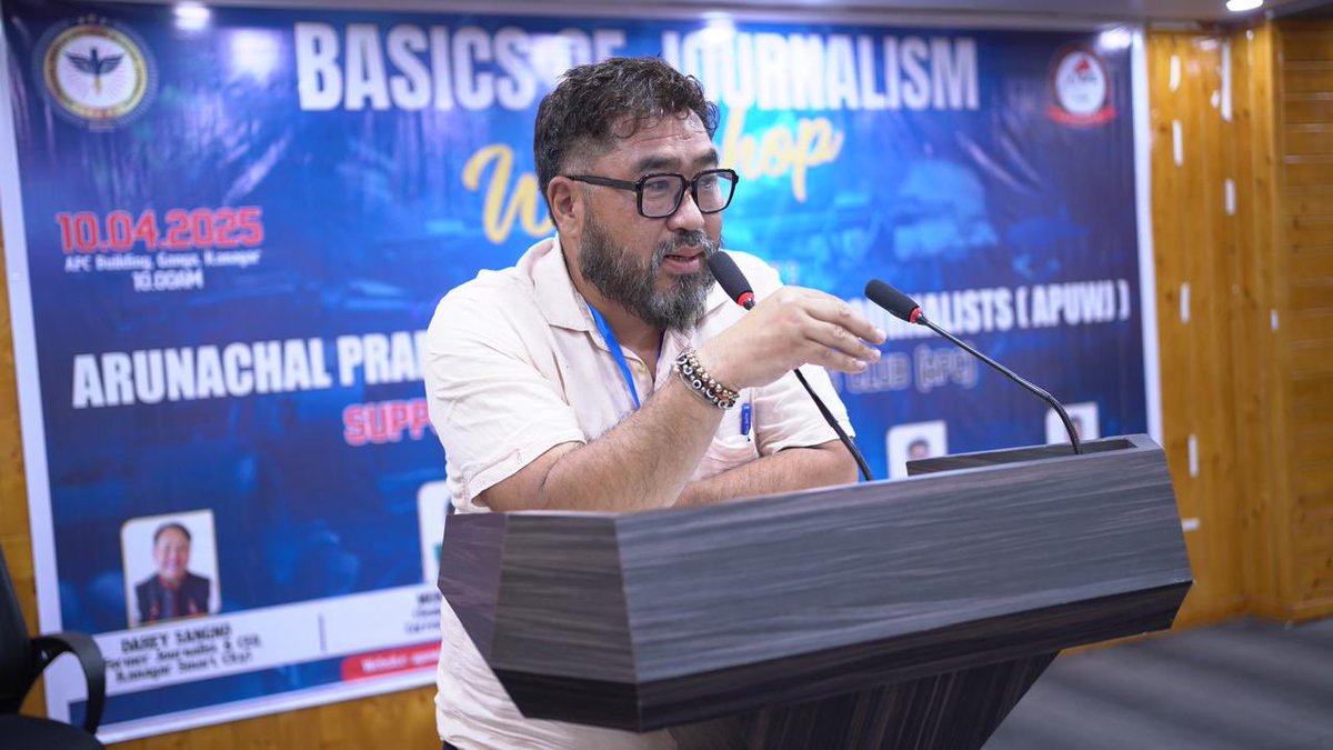 sangnoamar's tweet photo. A long-awaited workshop on #BasicJournalism for our young colleagues was jointly organized by the Arunachal Pradesh Union of Working Journalists and the Arunachal Press Club at the Press Club, Itanagar, on Thursday. We are grateful to the resource persons: CEO of Smart City Itanagar, @dsang30; esteemed journalists @tongamrina, @mukulpathak; and APC President @DYangfo, for their enlightening sessions.
