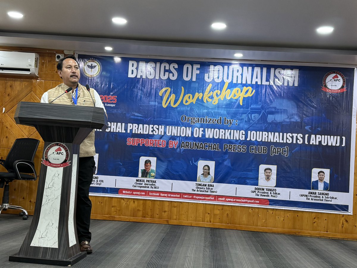 sangnoamar's tweet photo. A long-awaited workshop on #BasicJournalism for our young colleagues was jointly organized by the Arunachal Pradesh Union of Working Journalists and the Arunachal Press Club at the Press Club, Itanagar, on Thursday. We are grateful to the resource persons: CEO of Smart City Itanagar, @dsang30; esteemed journalists @tongamrina, @mukulpathak; and APC President @DYangfo, for their enlightening sessions.