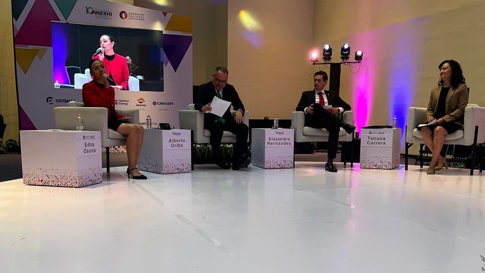 AMEXHI_Oficial's tweet photo. ⚠️ La #CNP2025 está llegando a su fin con su último panel: “Compaginando Energía, Ambiente y Sociedad” con:
Edna Osuna de @WEN_MEXICO
@AlbertoUribeC de @SE_mx 
Tatiana Carrera de @fmpedmexico
Alejandro Hernández de @agencia_asea
#CNP2025 #AMEXHI10AÑOS https://t.co/hvQkfgKqOz https://t.co/DN13g5lqCY
