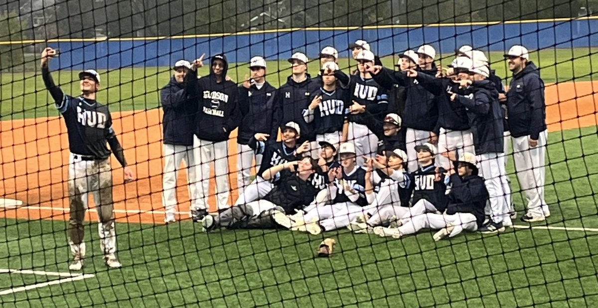 Buddy Dice (@coach_dice) on Twitter photo N.Royalton 3
Hudson 4
🔥Fireball POG:
<a href="/NathanielCoate4/">Nathaniel Coates</a>
WEB GEM: 😳
@nathanielcoates4
Special shout out to a few DAWGS:
<a href="/connoreich_/">Connor Eich</a>
<a href="/BradyStudz23/">Brady Studzinski</a>
@LipinskiJa22761 N.Royalton 3
Hudson 4
🔥Fireball POG:
<a href="/NathanielCoate4/">Nathaniel Coates</a>
WEB GEM: 😳
@nathanielcoates4
Special shout out to a few DAWGS:
<a href="/connoreich_/">Connor Eich</a>
<a href="/BradyStudz23/">Brady Studzinski</a>
@LipinskiJa22761