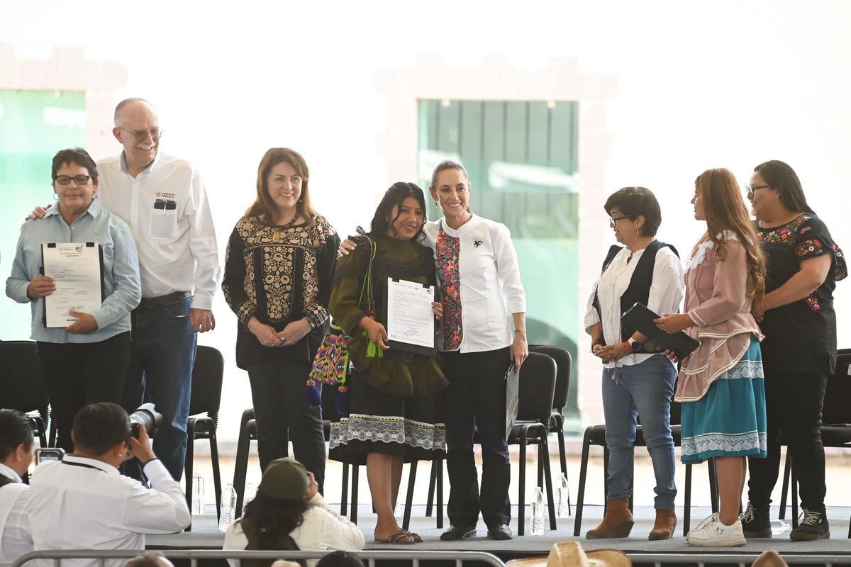 GobiernoMorelos's tweet image. Esta tarde en la histórica Ex Hacienda de Chinameca, en #Ayala, acompañamos a la Presidenta @Claudiashein en la conmemoración del 106º Aniversario Luctuoso del General Emiliano Zapata.

➡️facebook.com/share/p/1HExrt…

#LaTierraQueNosUne