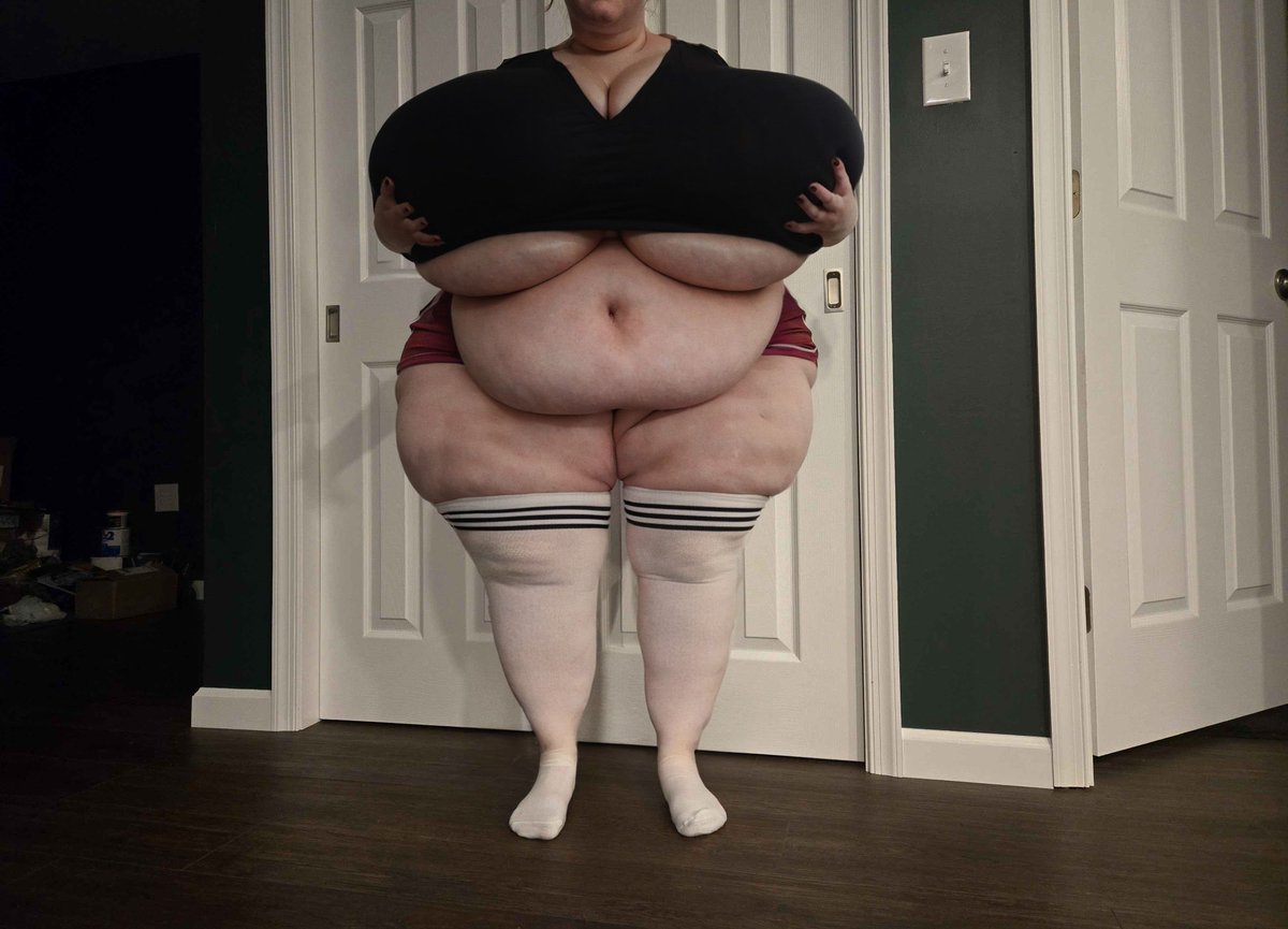 A pretty impossible projection for the ever-lovely ShyBerryBabe. See how close she's getting to her goal weight here: tumblr.com/shyberrybabe