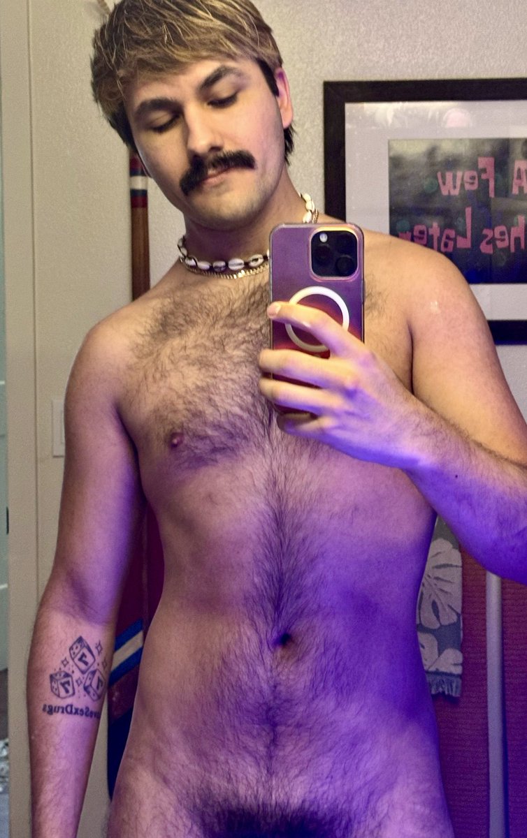 medranhoes4eva's tweet photo. We’re ready for blondchella/bushchella 🎡🌴💪🏻☀️ @stachepapi #michaelmedrano #stachepapi #sexy #hairy #bush https://t.co/OLJKUiEpcU