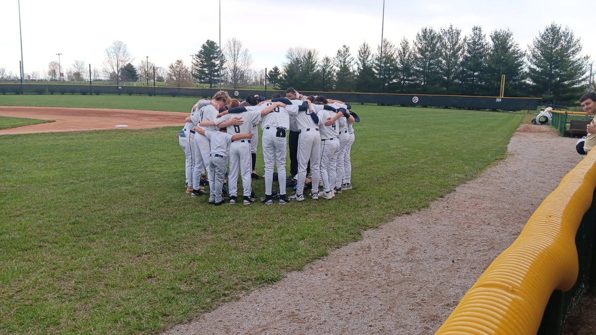 Lightning warning with 2 outs in the final inning will send us home. Freshman Rockets leading 2-1. <a href="/CamJackson32/">Cam Jackson</a> goes 2 for 3 with a 2B and an RBI. <a href="/XadrianJohnson1/">Xadrian Johnson</a> battles through adversity with 4IP 2H 1ER! <a href="/SCHSRockets/">SCHS Athletics</a>