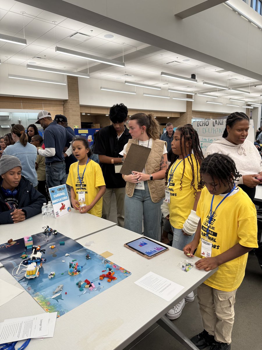 FairOaksHCPS's tweet image. Congratulations to our Fair Oaks Cardinal Innovators! A group of our 4th-grade students participated in the first Lego League Competition, and we are incredibly proud of their hard work. A heartfelt thank you goes out to Ms. English, our ILC, for her unwavering support!