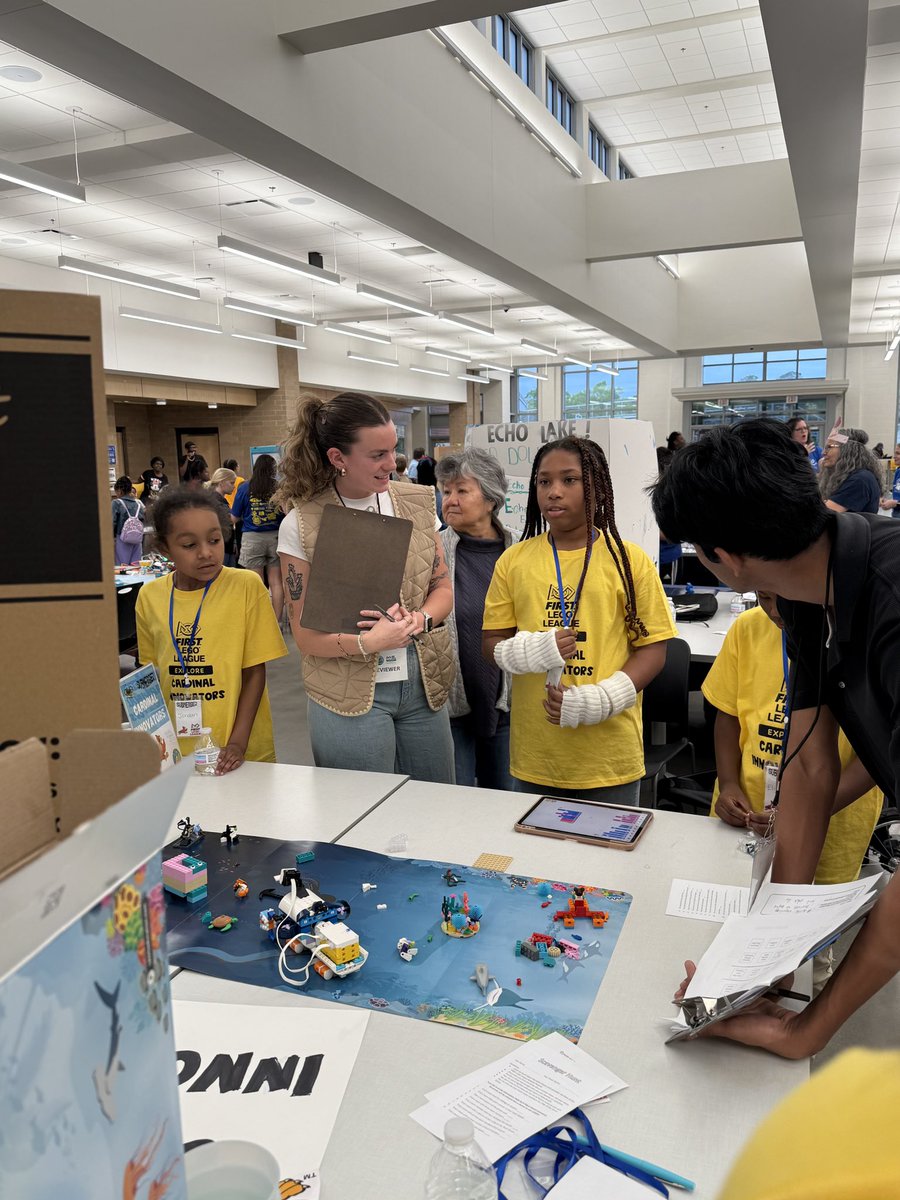 FairOaksHCPS's tweet image. Congratulations to our Fair Oaks Cardinal Innovators! A group of our 4th-grade students participated in the first Lego League Competition, and we are incredibly proud of their hard work. A heartfelt thank you goes out to Ms. English, our ILC, for her unwavering support!