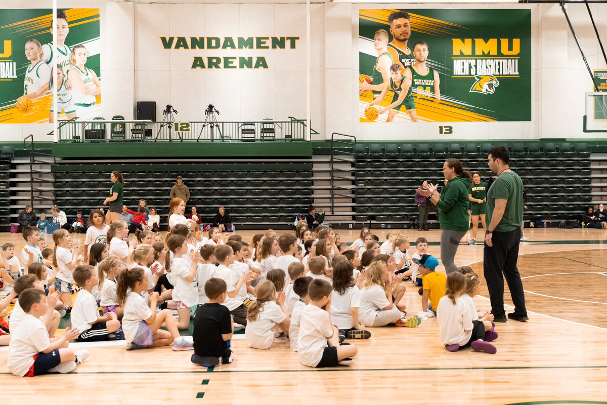 Back to the basics! 🏀👏 

See you next week 3rd graders!!! 😸

#NMUWBB #GoCats