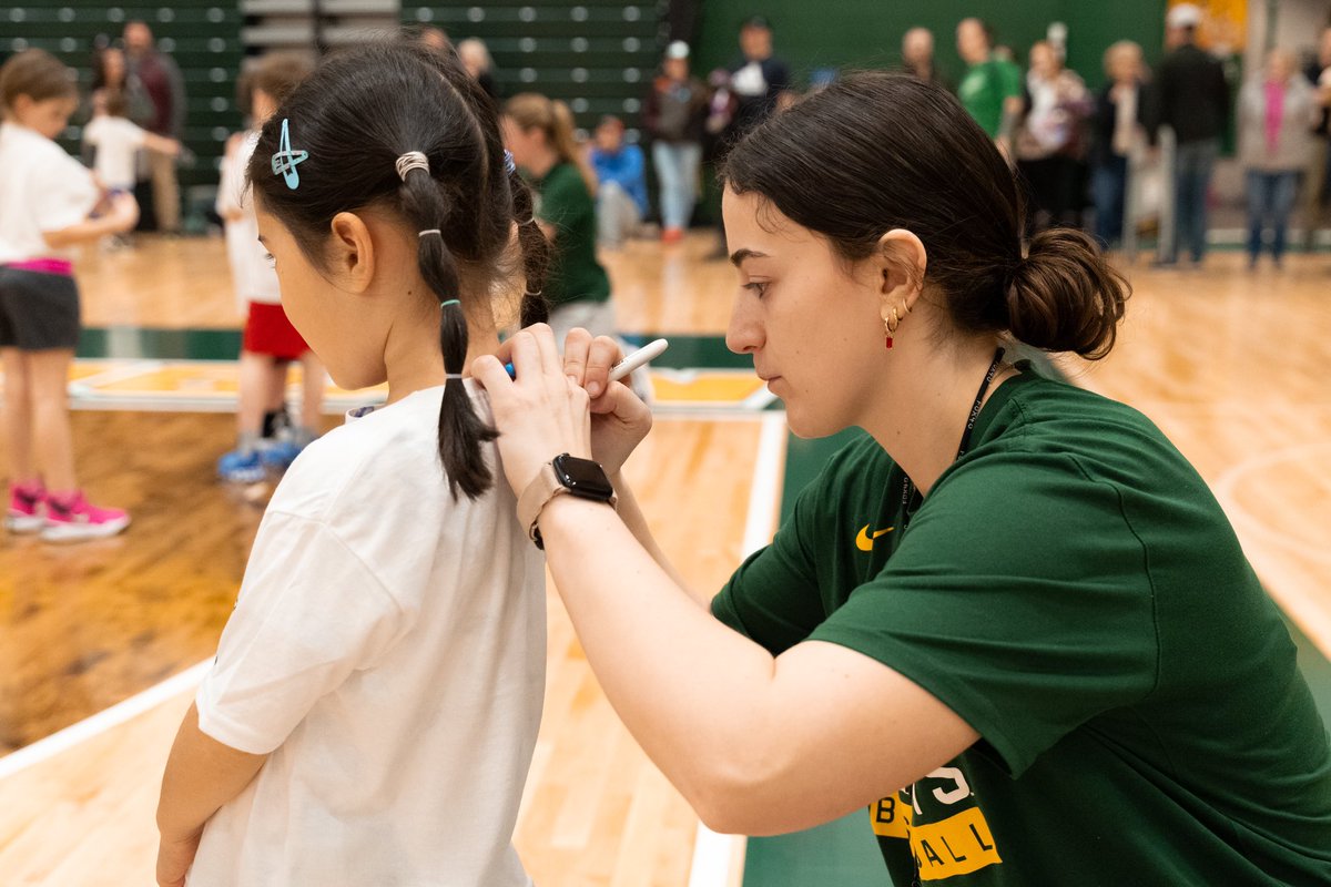 NMU_WBBall's tweet image. Back to the basics! 🏀👏 

See you next week 3rd graders!!! 😸

#NMUWBB #GoCats