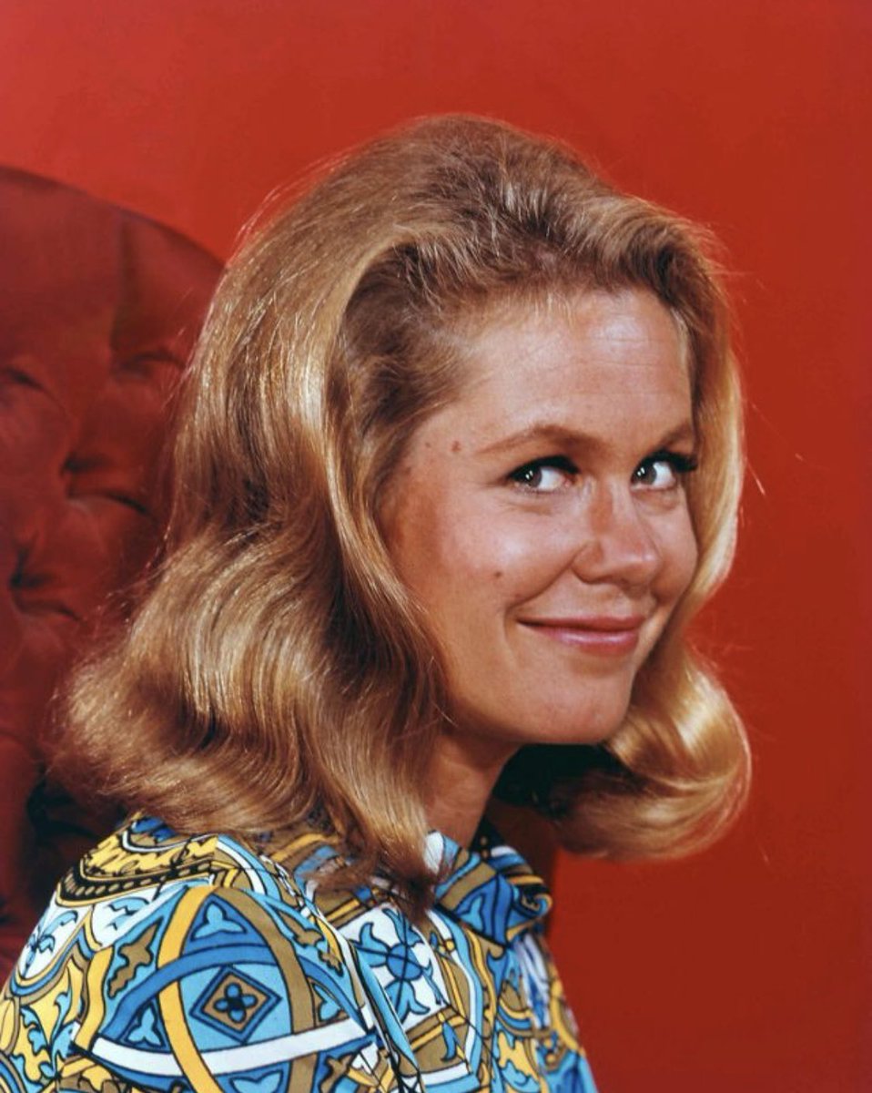 Rachelknowsjfk's tweet photo. Reveal 
#ElizabethMontgomery  is ALIVE!   
Remember #Bewitched?  
#Derwood! Ha ha 
#WPP #GodsArmy #HERQ #Angel😇 #WarriQr #ALIVE 
#Whitehat #GoneWithTheWind
🤍
I love this show!  One of my childhood favorites!  

Follow  @RealElizabethM1 https://t.co/RM7RX2v6oF