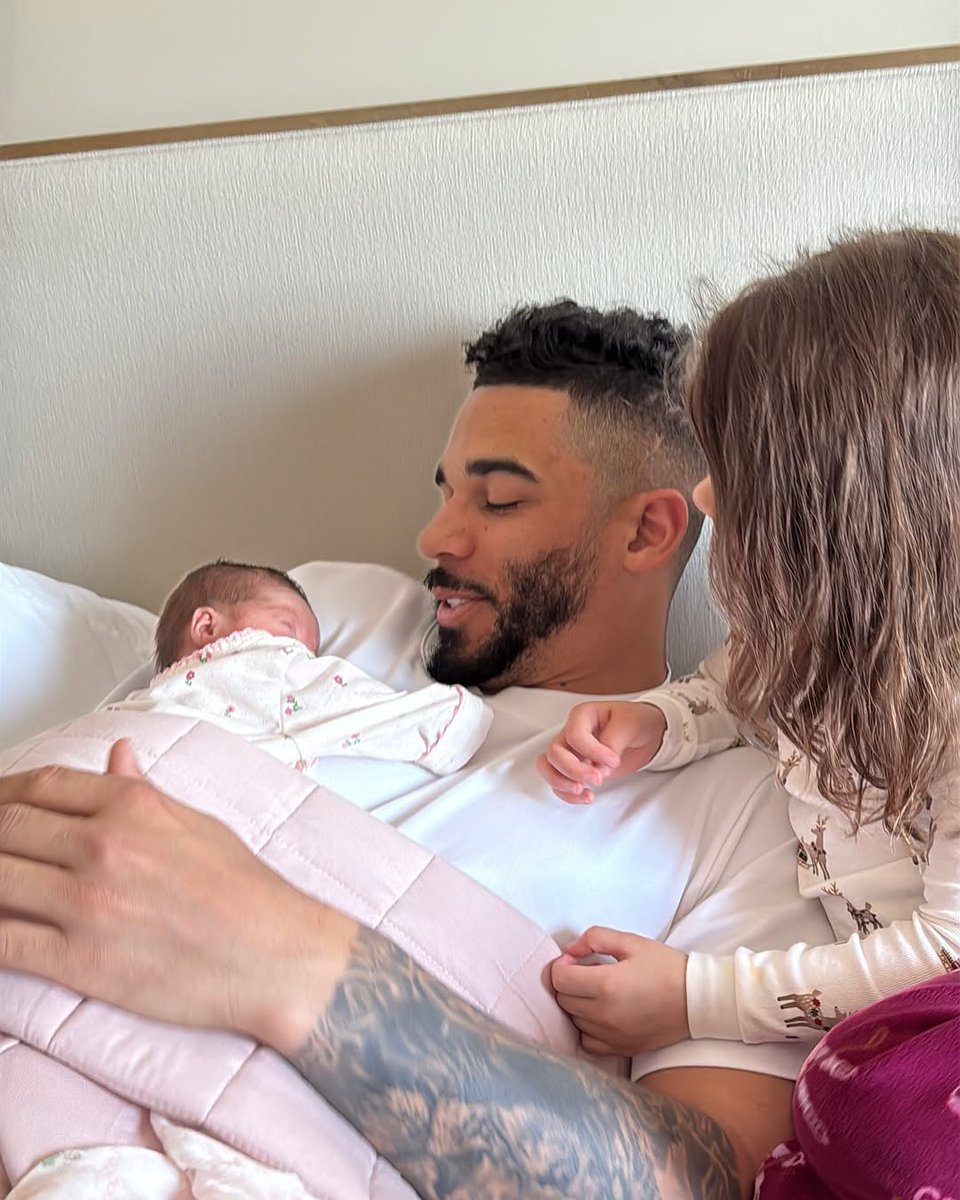 OADSBW's tweet photo. 👶 | JUST ARRIVED - Penelope Monroe Kane | ♀️
-

A BIG Congratulations goes out to Evander and Mara (Teigen)-
-Kane [Soon] on the Birth of their fourth child, second girl, Penelope. 

Best Wishes to the Engaged Kane's - All the Best!
- https://t.co/0q5Z28JdUe