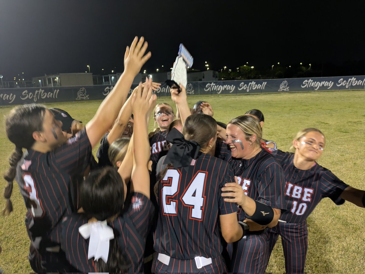 It's a #FivePeat for <a href="/Baldwinsoftbal1/">Btown softball</a>.