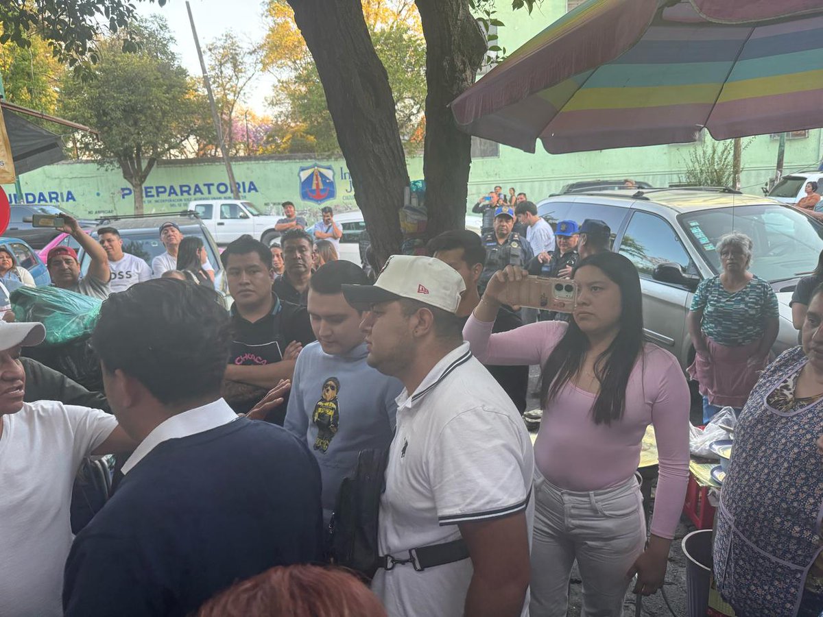 #JefaDeGobierno
<a href="/ClaraBrugadaM/">Clara Brugada Molina</a> 
Extorsión <a href="/Alcaldia_Coy/">Alcaldía de Coyoacán</a> 
A locatarios del Mercado de Coyoacán 

#