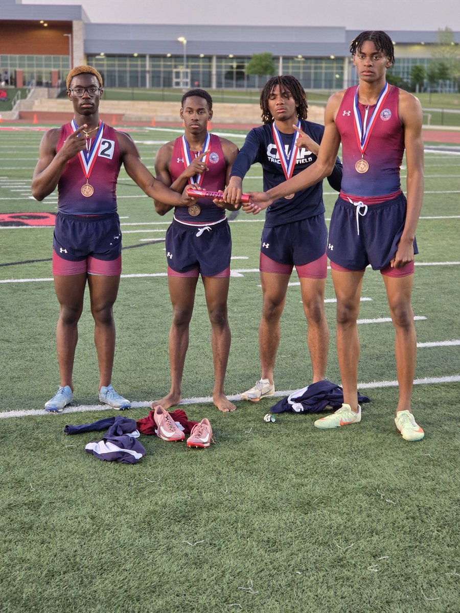 3rd place finish and a new school record in the 4x4 relay with a time of 3:19.69. Eyes set on regionals.