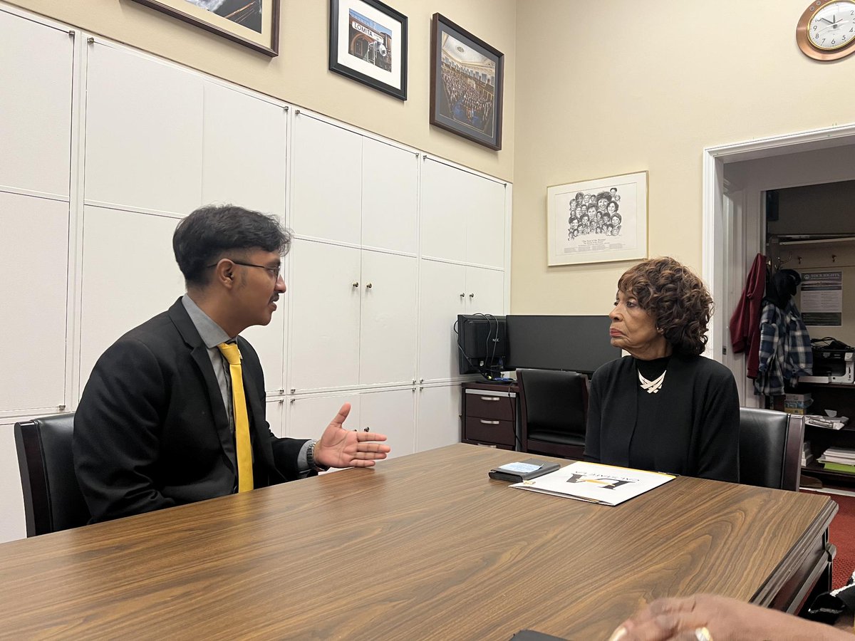 CalStateLA's tweet photo. Thank you to our alumni @RepMaxineWaters for meeting with the Cal State LA delegation during #csuHillDay! Weโre grateful for your dedication to #SupportHigherEd and advancing the CSUโs top federal priorities. https://t.co/3DVjda8FnW