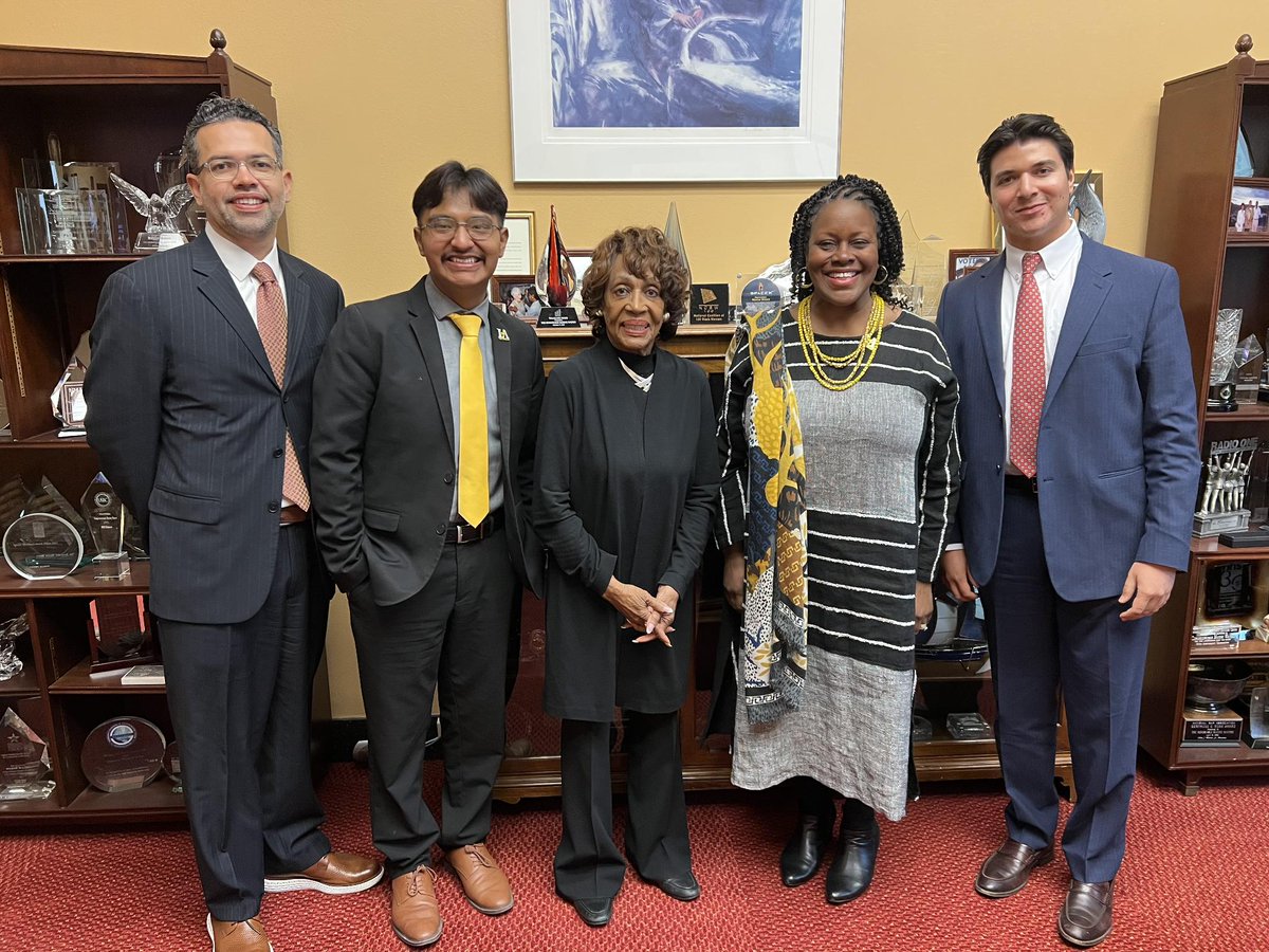 CalStateLA's tweet photo. Thank you to our alumni @RepMaxineWaters for meeting with the Cal State LA delegation during #csuHillDay! Weโre grateful for your dedication to #SupportHigherEd and advancing the CSUโs top federal priorities. https://t.co/3DVjda8FnW