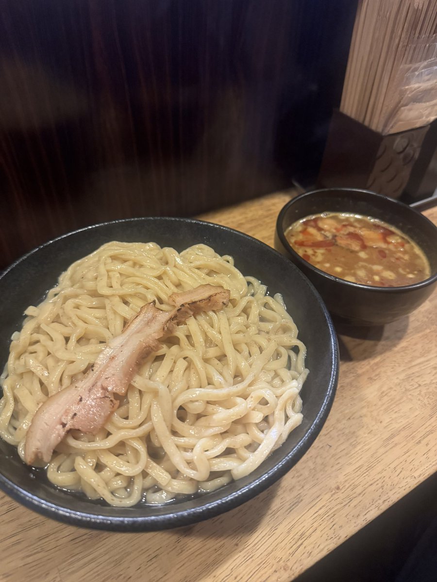 ramen_samurai1's tweet photo. 華麗つけ麺大盛(1100円)

数量限定で販売中〜🍛 https://t.co/pAhS1JjKba