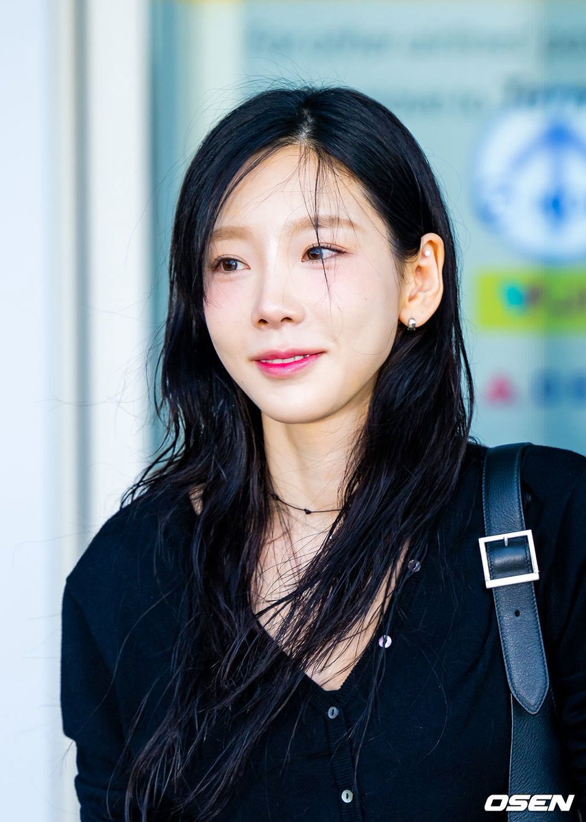 309KTYSS's tweet photo. Incheon Airport to Indonesia for 'The Tense' 🇮🇩

250411 #태연 @TAEYEONsmtown
#TAEYEON_TheTENSE_in_JAKARTA https://t.co/7dtDe0b3Qg