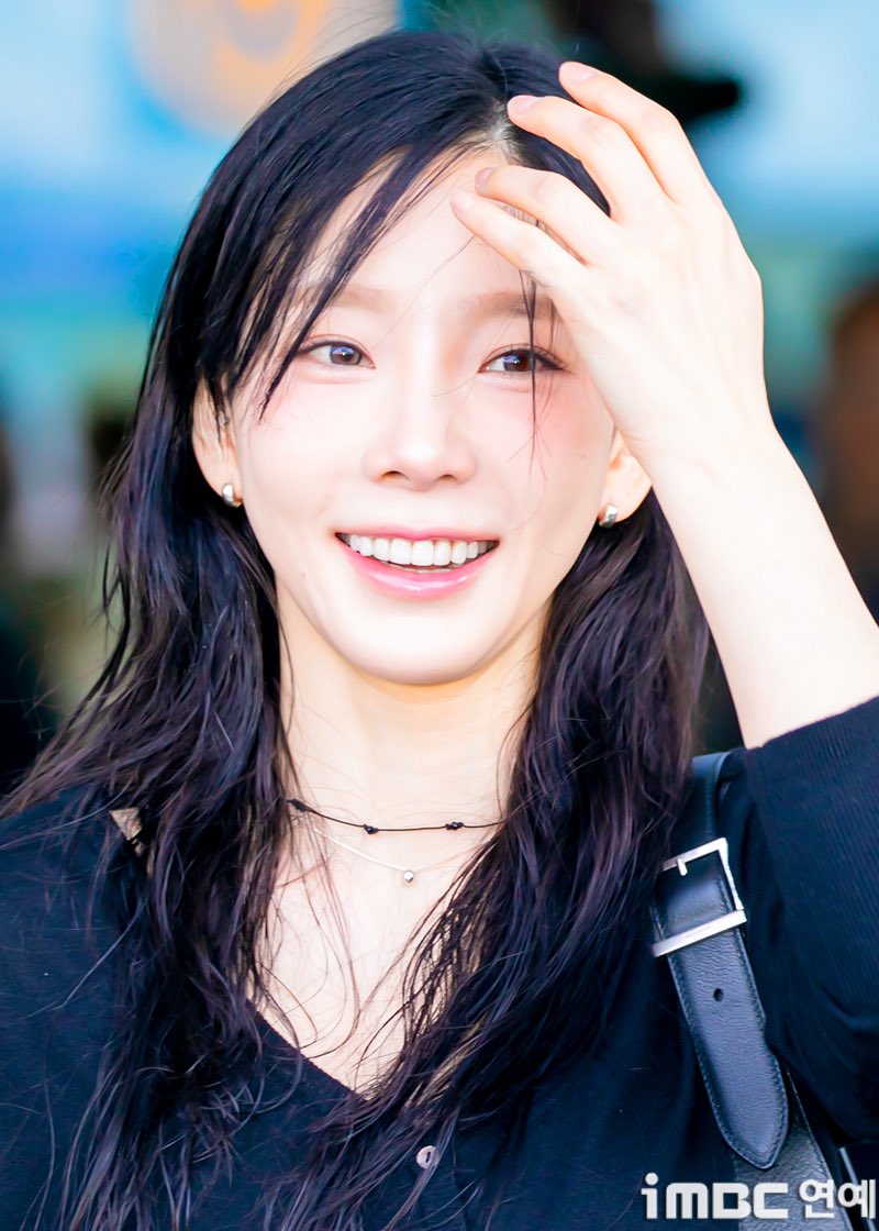 309KTYSS's tweet photo. Incheon Airport to Indonesia for 'The Tense' 🇮🇩

250411 #태연 @TAEYEONsmtown
#TAEYEON_TheTENSE_in_JAKARTA https://t.co/7dtDe0b3Qg
