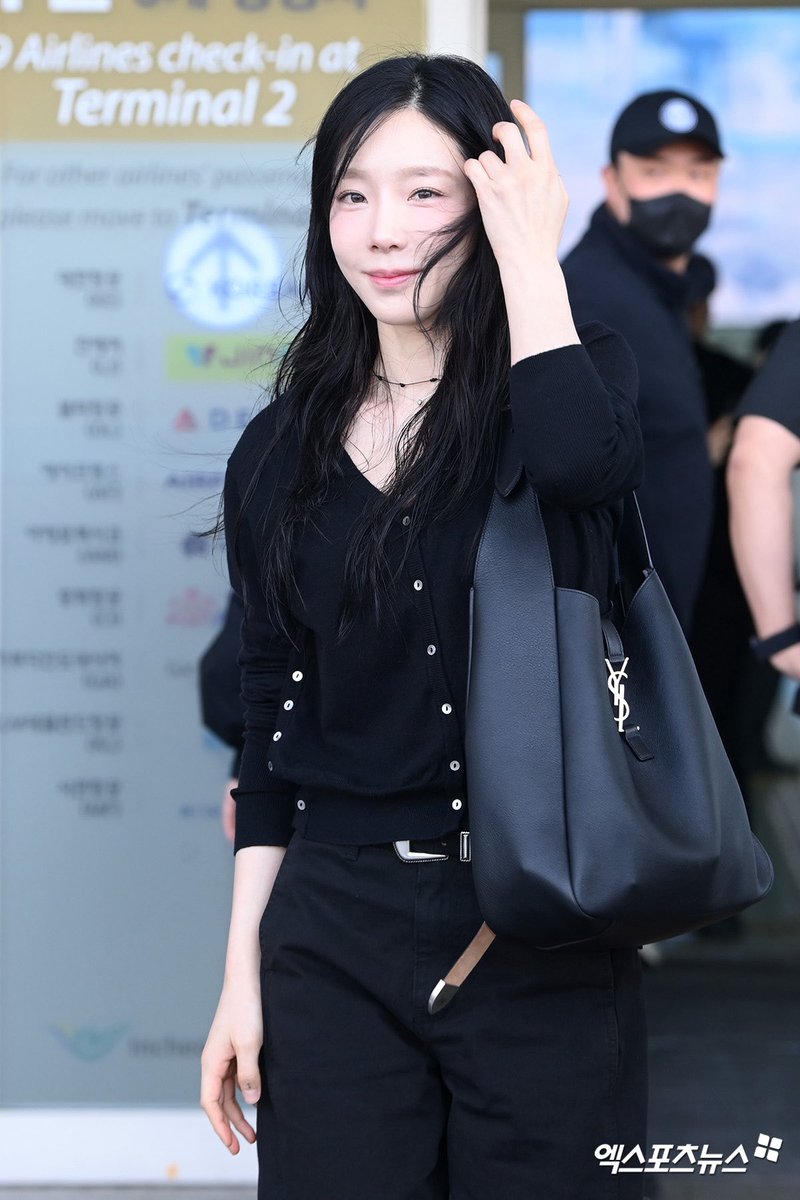 309KTYSS's tweet photo. Incheon Airport to Indonesia for 'The Tense' 🇮🇩

250411 #태연 @TAEYEONsmtown
#TAEYEON_TheTENSE_in_JAKARTA https://t.co/9y43O1lD8n