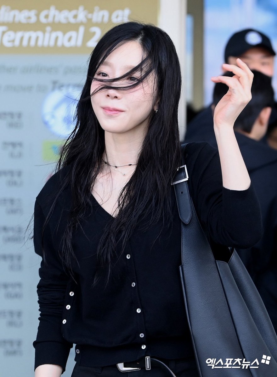309KTYSS's tweet photo. Incheon Airport to Indonesia for 'The Tense' 🇮🇩

250411 #태연 @TAEYEONsmtown
#TAEYEON_TheTENSE_in_JAKARTA https://t.co/9y43O1lD8n