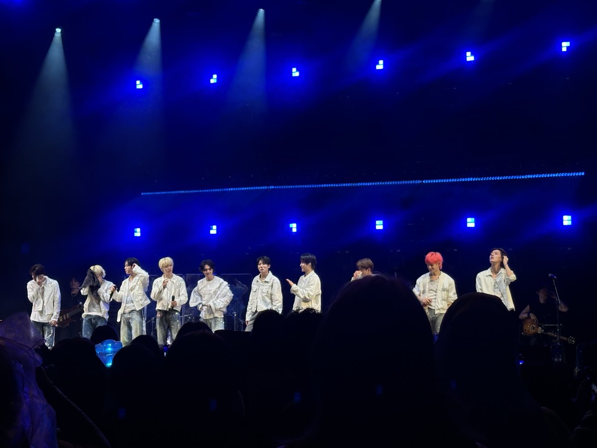 __CS25__'s tweet photo. got dragged to a treasure concert 😂 First &amp; probably the only boy group i’ll ever see live. They were good! had some songs that i ended up liking too #TREASURE_SpecialMoment #TREASURE_US_TOUR #FANCON_in_OAKLAND  #트레저 https://t.co/z5HilskUh0