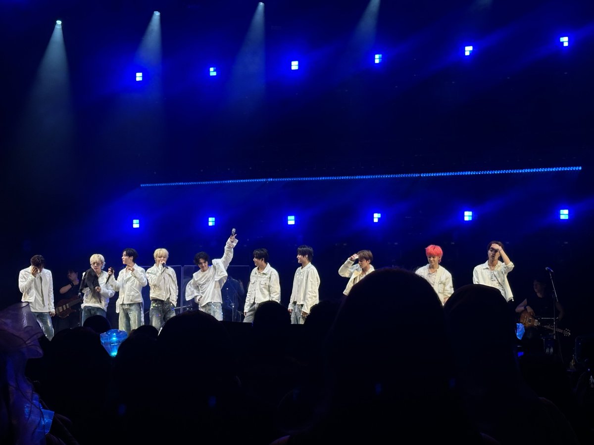__CS25__'s tweet photo. got dragged to a treasure concert 😂 First &amp; probably the only boy group i’ll ever see live. They were good! had some songs that i ended up liking too #TREASURE_SpecialMoment #TREASURE_US_TOUR #FANCON_in_OAKLAND  #트레저 https://t.co/z5HilskUh0
