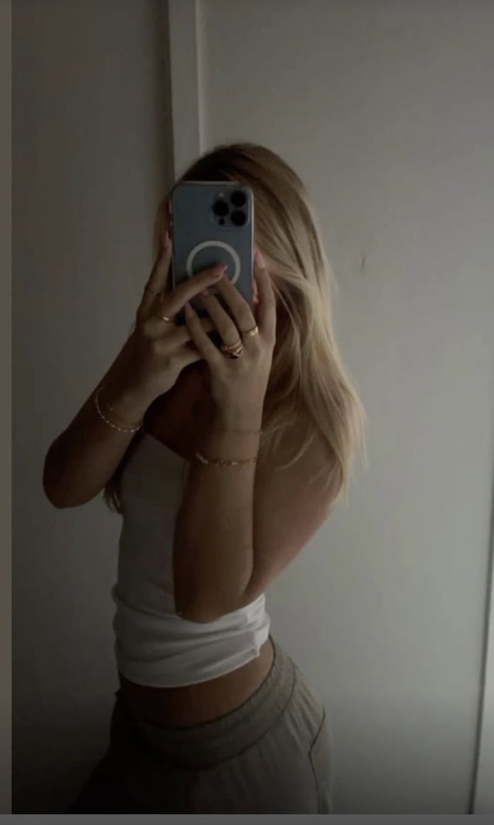 juliabaker78's tweet photo. Heyyyy ;) up late and super horny… Dm me!! https://t.co/r4nbnGiHMC