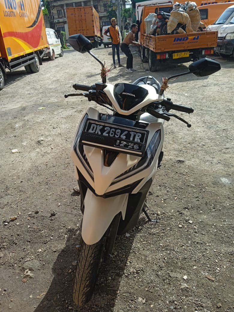 tothebluesss's tweet photo. Twitter please do you magic
Jadi motorku hilang, di kos sekitar jam 1-2 dini hari.
- Motor Vario Warna putih
- Di spion kiri dan kanan ada benang tridatu/benang hitam merah hitam putih
- Retak di dasbor &amp; sayap kiri bolong
Buat area gresik dst kalau menemukan bs hub 088216921961 https://t.co/YtyCdMw3j2