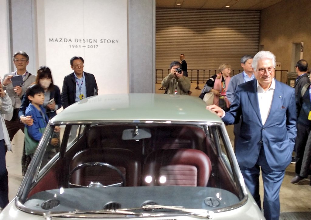 Tenhoset's tweet photo. #オートモビルカウンシル 2025 #幕張メッセ です。先ほどジウジアーロさんのスペシャルトークショー、観て参りました。クルマと日本に対する熱い想いをたっぷり語って頂きました!その後は氏が手がけた #マツダ #S8P と記念撮影も!
#オートモービルカウンシル
#ヘリテージカー
#クラシックカー
#旧車 https://t.co/7zqjuvxOZe