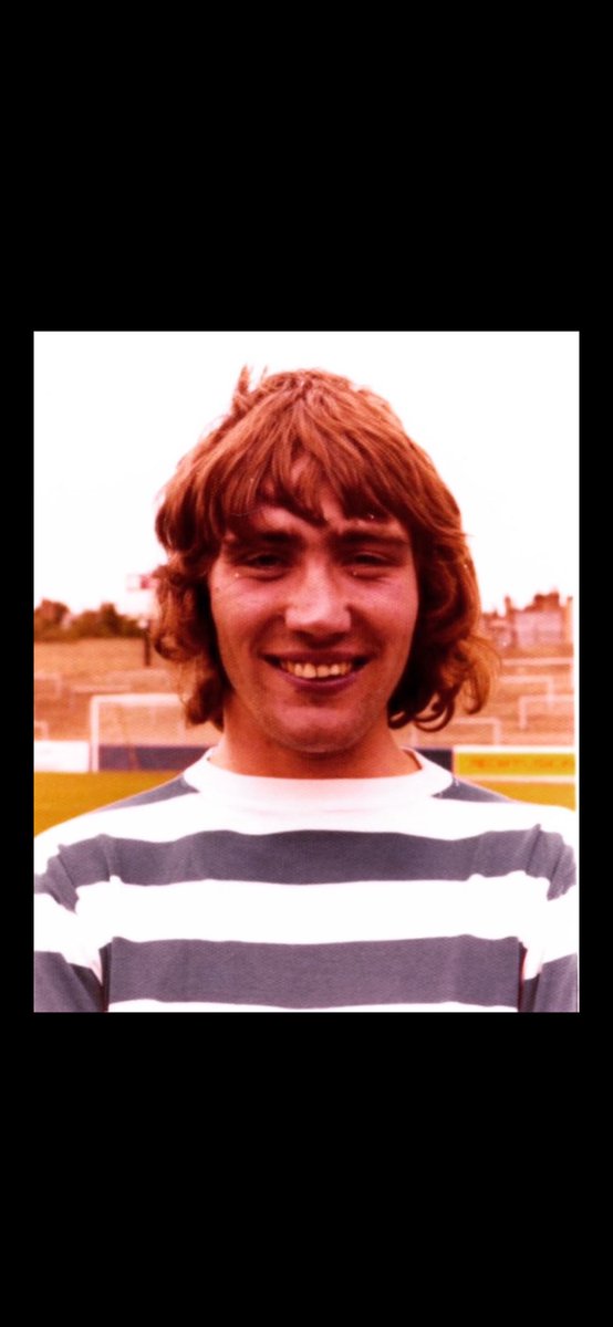 StuartJKane's tweet photo. Happy Friday! โฝ๏ธ
Have a good one. โ๏ธ
Hereโs a few pics of Robin Friday.
#hayes #readingfc #biscuitmen #royals #cardiffcityfc #bluebirds https://t.co/nWKx497Qvx