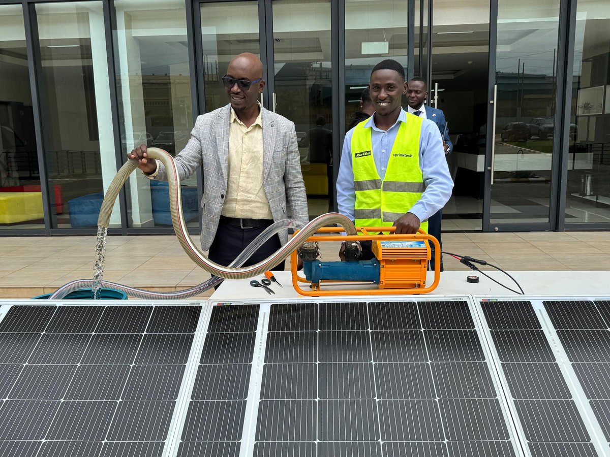 sprinktech's tweet photo. Still about the new improved Ennos pump @sunlightpump ,@sprinktech!
The new improved Ennos pump has a remote control monitoring feature and Pay go solution,innovation and science in technology.
What an incredible milestone👏
#Sprinktech #Incrediblemilestone #Innovex #Ennos #Gosolar #waterpump #sustainableEnergy #Innovation #technology #Creativity