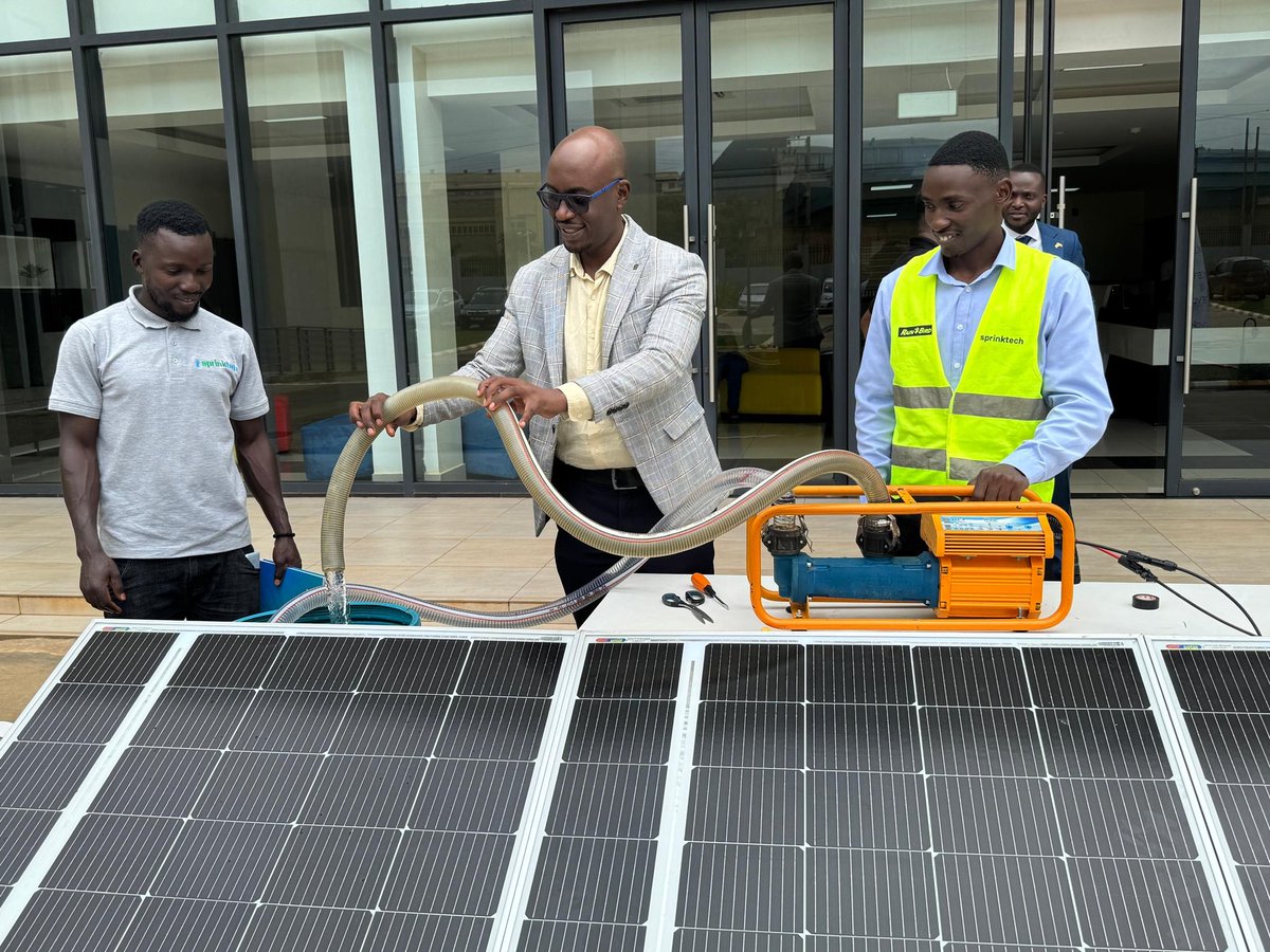 sprinktech's tweet photo. Still about the new improved Ennos pump @sunlightpump ,@sprinktech!
The new improved Ennos pump has a remote control monitoring feature and Pay go solution,innovation and science in technology.
What an incredible milestone👏
#Sprinktech #Incrediblemilestone #Innovex #Ennos #Gosolar #waterpump #sustainableEnergy #Innovation #technology #Creativity