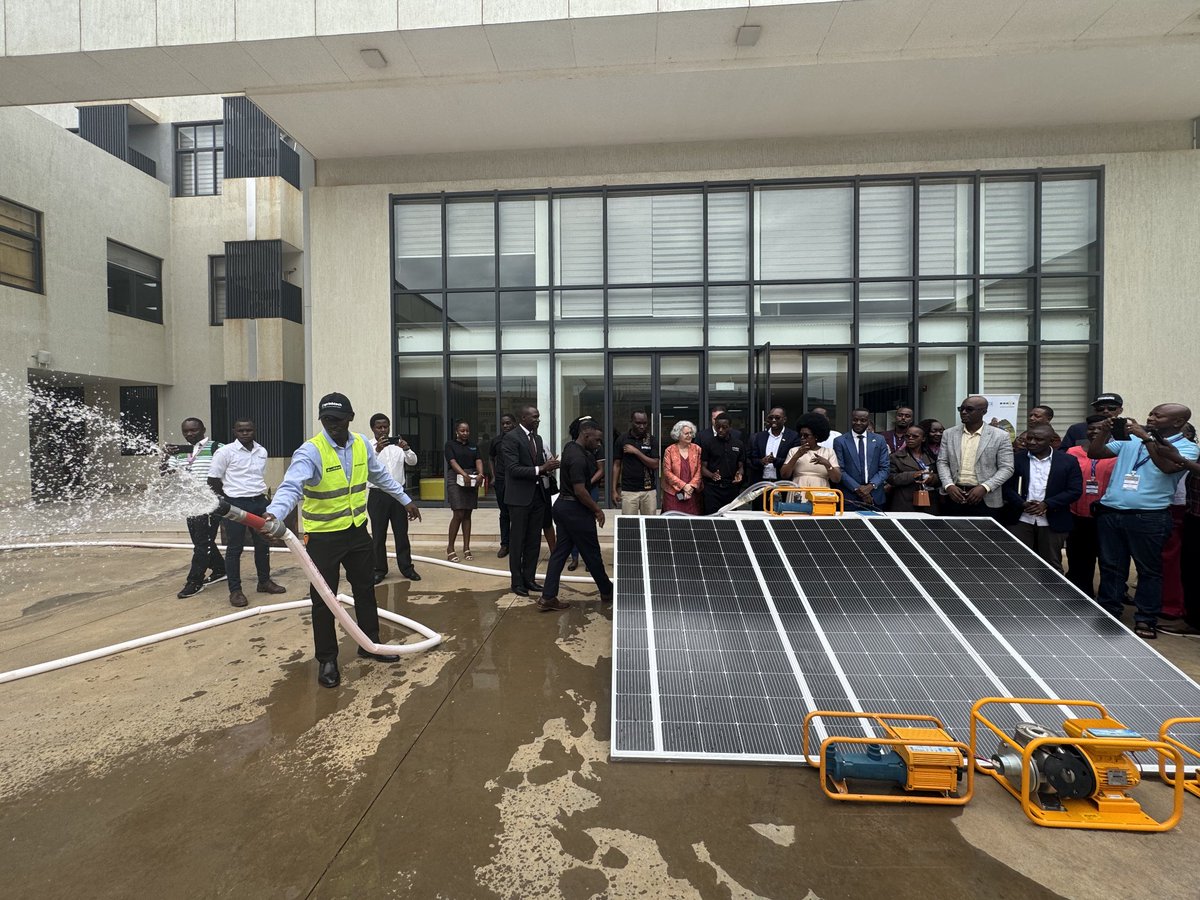 sprinktech's tweet photo. Still about the new improved Ennos pump @sunlightpump ,@sprinktech!
The new improved Ennos pump has a remote control monitoring feature and Pay go solution,innovation and science in technology.
What an incredible milestone👏
#Sprinktech #Incrediblemilestone #Innovex #Ennos #Gosolar #waterpump #sustainableEnergy #Innovation #technology #Creativity
