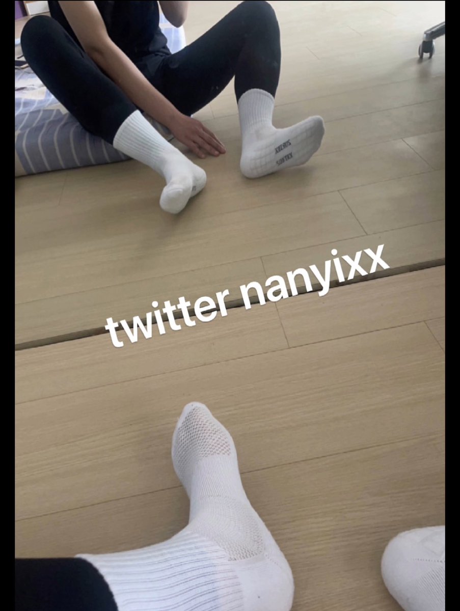 nanyixx's tweet photo. 臭袜子谁要🙋‍♂️ https://t.co/bBPCUIJ9qG
