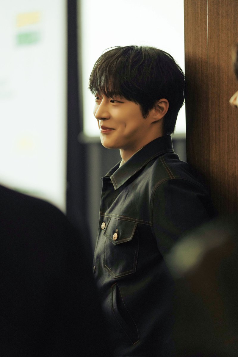 YYentertain's tweet photo. BAE INHYUK 예능 '길바닥 밥장사' 제작발표회 현장 Behind Photo

🔗https://t.co/amRujV7mxt

#배인혁 #BaeInhyuk
#길바닥밥장사 #YYentertainment https://t.co/ISFux2iPZH