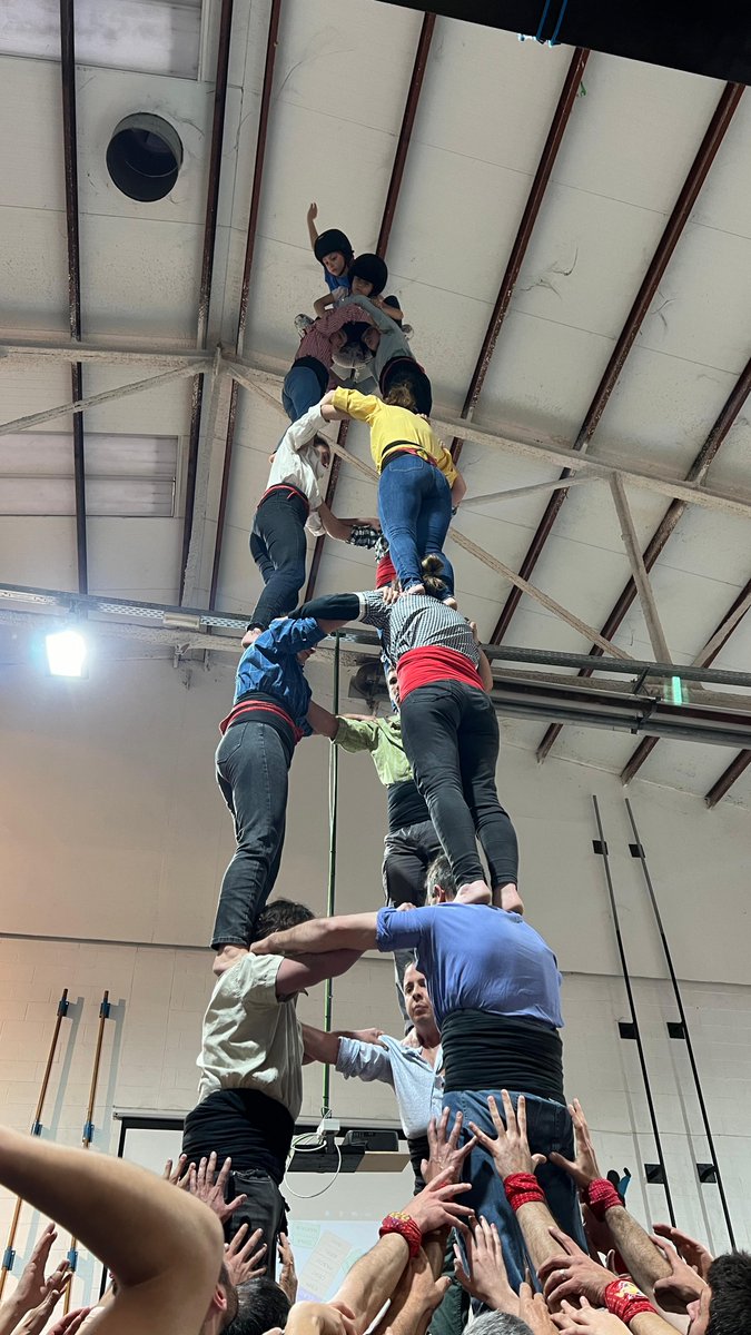 Els <a href="/Marrecs/">Marrecs de Salt</a> pretenen festejar el 29è aniversari fent el pas a la gamma bàsica de 8.
▶️ L'agenda i les actuacions del cap de setmana.
✍️<a href="/dprats91/">davidprats</a>
👉revistacastells.cat/2025/04/darrer…
#castellers #castells