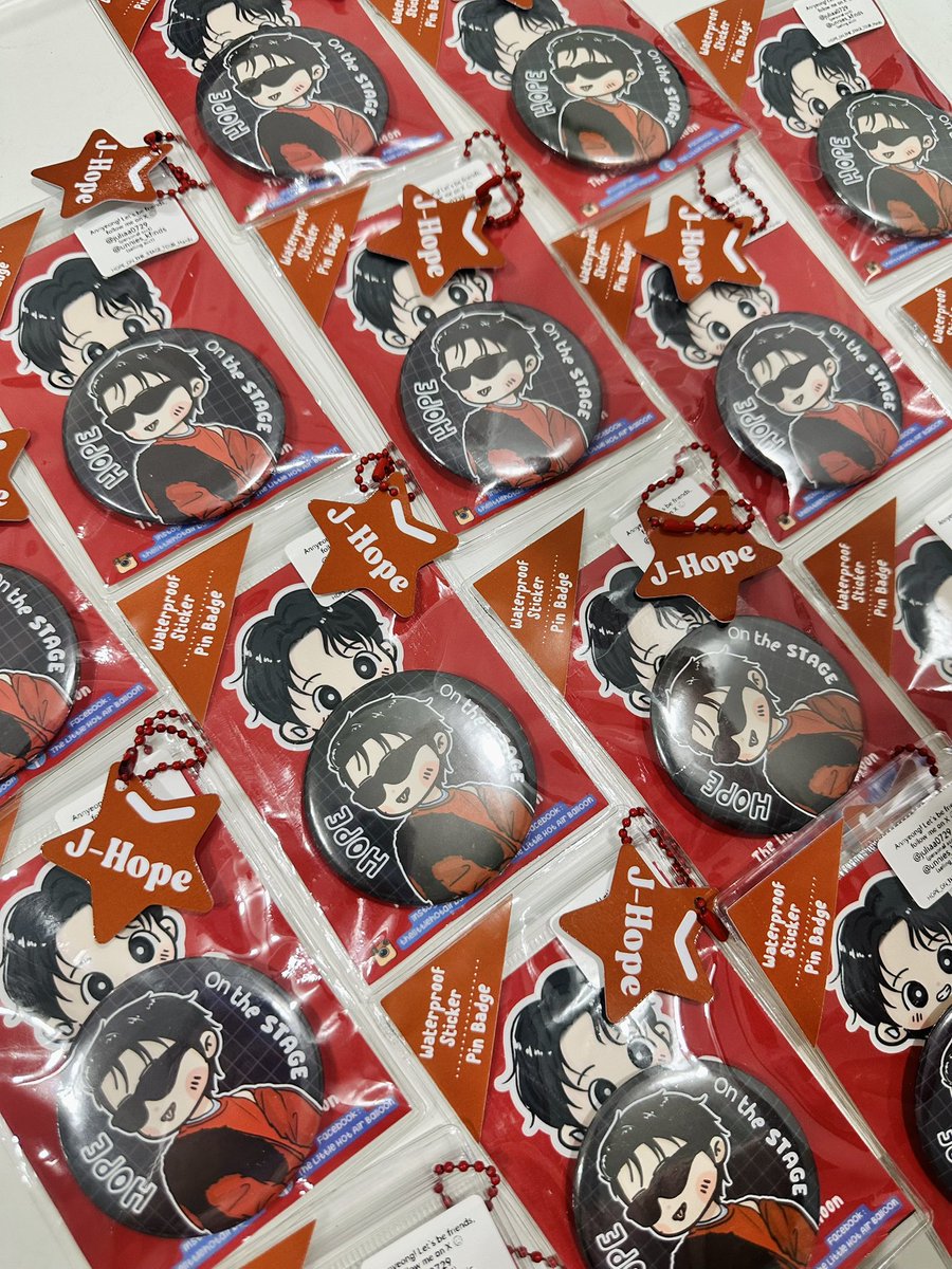 juliaa0729's tweet photo. Prepared last minute freebies 🥹
Limited quantity huhu
See you Day 2!

#HOPE_ON_THE_STAGE_TOUR_Manila 
#JHOPE https://t.co/Jtophb1vin