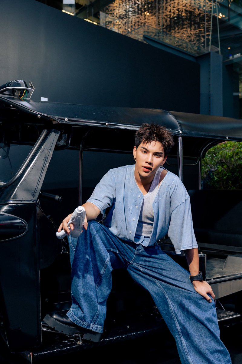 🖤
#Alexanderwangbkk #wangwaterfest #SiamDiscoverySummer2025
#SiamDiscovery #theexploratorium #comeplaywithus