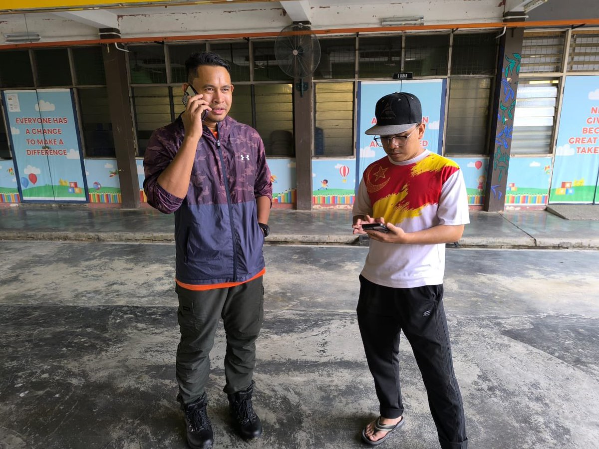 Beberapa kawasan dinaiki air antaranya Taman Rashna dan Sek23 telah dilawati. Pejabat DUN Batu Tiga akan menyediakan bantuan yang diperlukan segera. 

PPS sudah dibuka di SK Shah Alam Seksyen 16 untuk warga Padang Jawa yang terkesan.