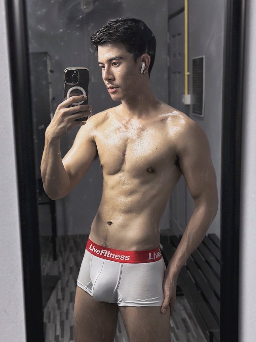 TomoyaBkk's tweet photo. ตั้งแต่ซื้อกางเกงในมา กว่าจะหาที่ผ้าดี��รงสวย ไม่ใช่ง���ายๆ ชอบตัวนี้มาก แบรนด์ไทย Live Fitness สั่งของได้เร็วมาก เนื้อผ้าคือพรีเมี่ยม ใส่แล้วนุ่ม ระบายอากาศได้ดี ชอบสุดคือเข้าทรงน้องชายกำลังดี ใส่ถ่ายรูปคือสวยเลย 🩷พิกัดช้อปในคอมเม้น👇 https://t.co/KThmQyVl1v