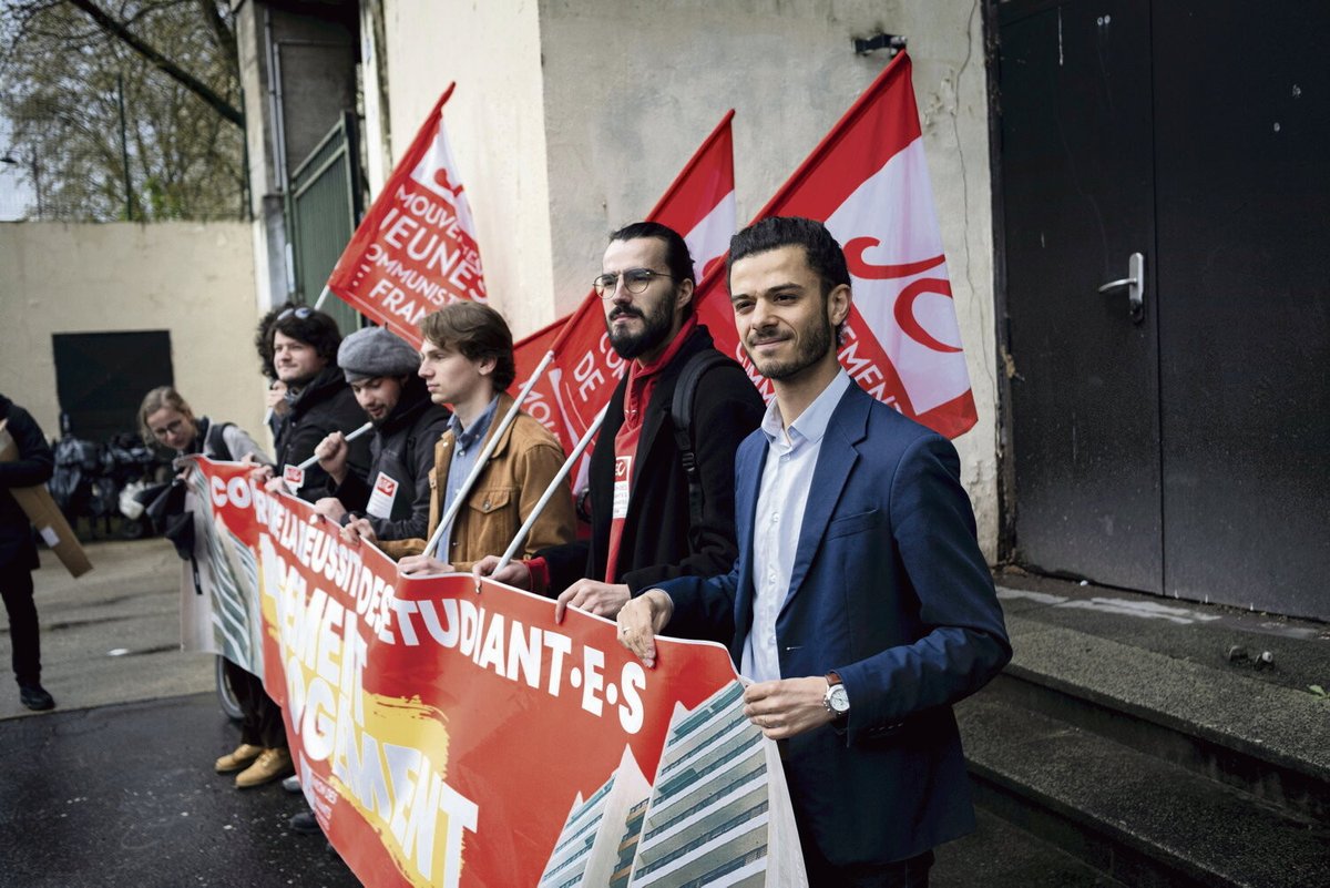 humanite_fr's tweet photo. [Entretien] Pour le secrétaire général du mouvement jeunes communistes de France, Assan Lakehoul, l’enjeu est d'« amener les jeunes à une remise en question du capitalisme » 

➡️ https://t.co/0GF4UeeZ7y https://t.co/7cmxjN4klw