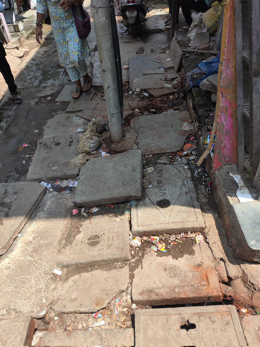2401Rajendra's tweet photo. location kokan nagar near ganesh mitra mandal 
Work is pending from last 3 months nobody is taking action already complaint added two times 
Look at this as soon as possible in
In monsoon it will get worse
@mybmc @mybmcWardMW @CMOMaharashtra @mieknathshinde  @AUThackeray https://t.co/9noA9d91WD